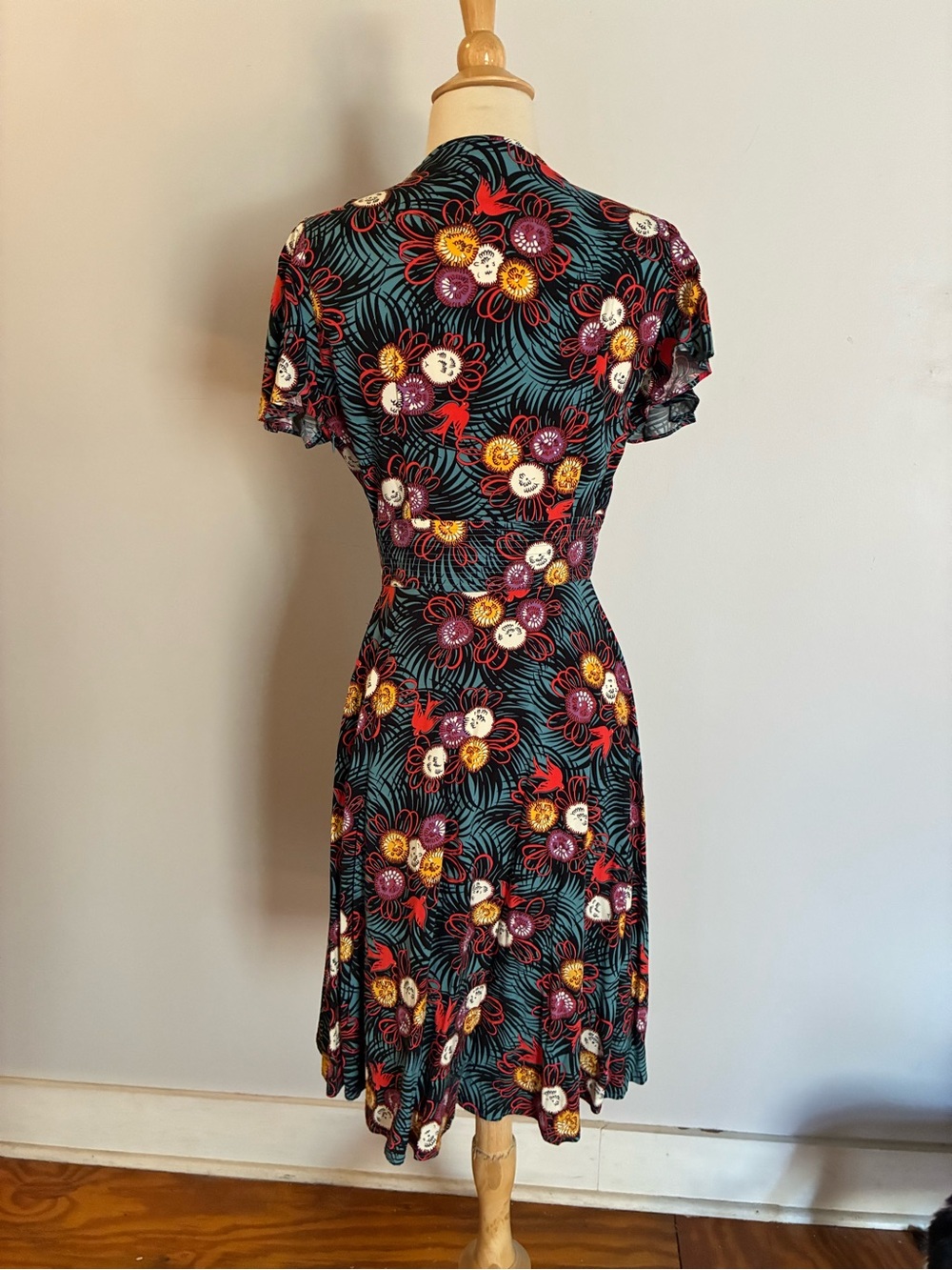 Trashy Diva Curious Corsage Flutter Sleeve Dress - Picture 3 of 7
